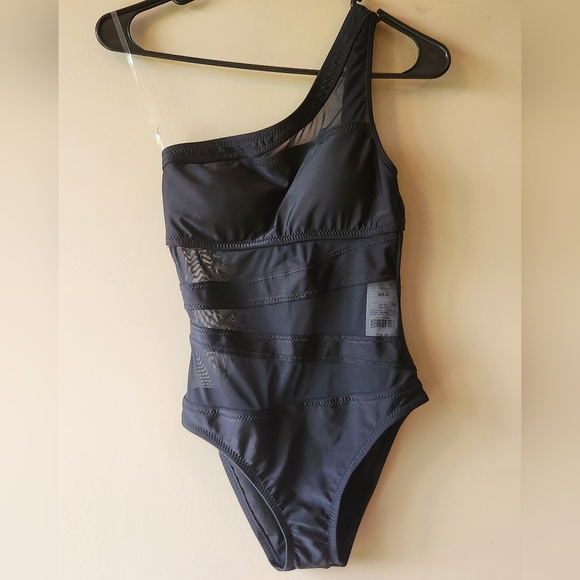 Shade And Shore Size Small 4-6 Black One-Shoulder Swimsuit NWT Women's - Picture 2 of 6